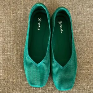 Vivaia Square-Toe V-Cut Ballet Flats Green Size 40, US 9